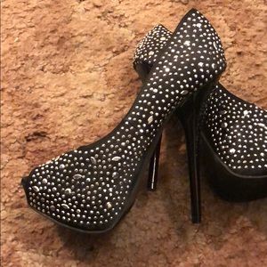 Awesome heels brand new  no stones missing !!!